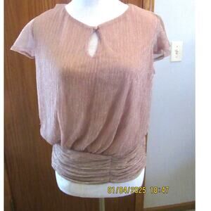 Medium Pink Shirt – Understated Elegance in a Soft Hue